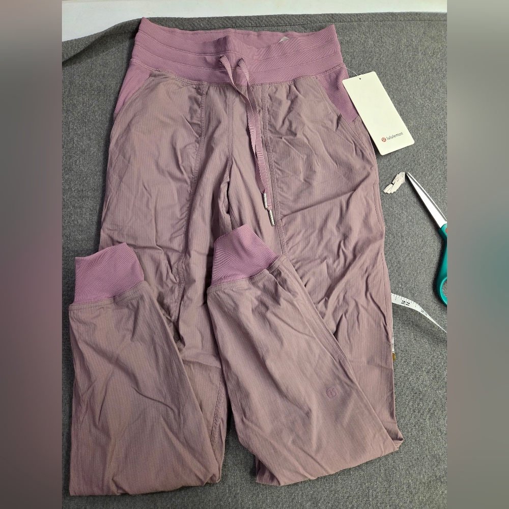 NWT! Lululemon Dance Studio Mid-Rise Jogger *Full Length, Size 2